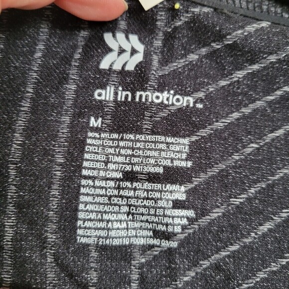 NEW All In Motion Striped Charcoal Black Gray Long Sleeve Seamless Top Size Med - Picture 13 of 14